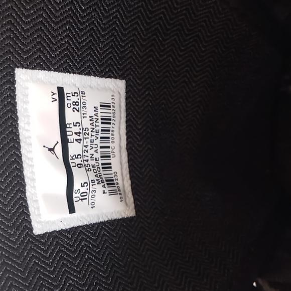 Nike Air Jordan 1's - Picture 6 of 8